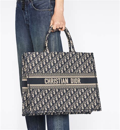 dior sommertasche|christian dior book tote.